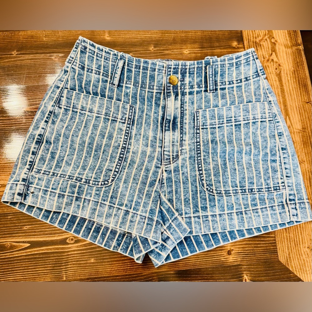 NWOT American Eagle Outfitters Hi Rise Striped Jean Shorts‎